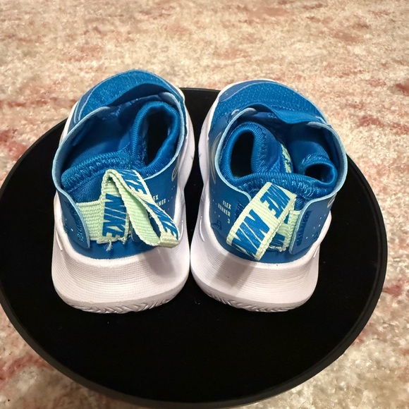Nike Kids Blue and White Sneakers - Picture 3 of 4